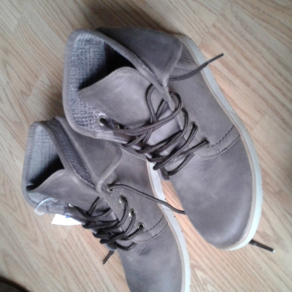 NWT Cliffs Brown High top Boots - Picture 2 of 9